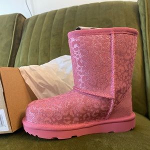 Girls/Toddler never worn Ugg Boot, pink glitter leopard